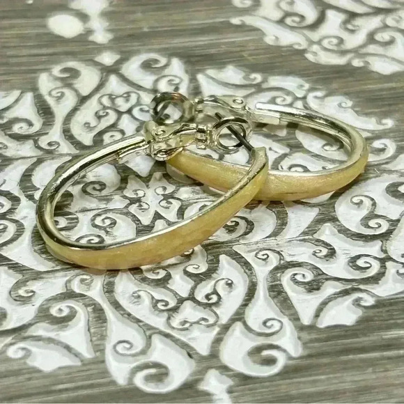 Vintage Silver Tone Glistening Cream Epoxy Hoop Earrings - Picture 2 of 3